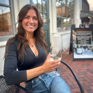 aritzia black  v neck bodysuit | size medium